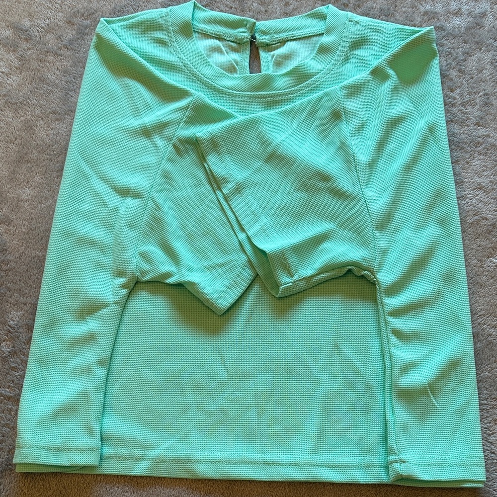 Mint Green 2 piece short and crop top. - Picture 2 of 7
